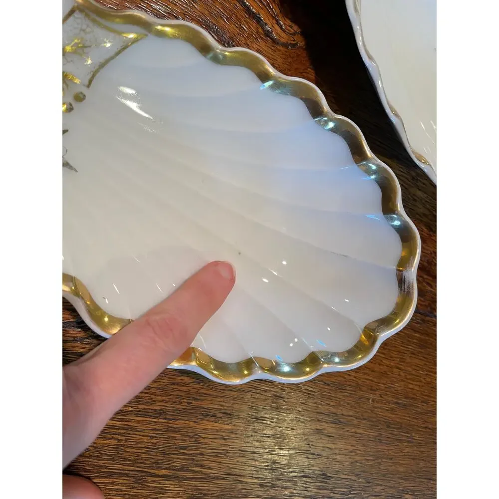 unknown vintage scallop